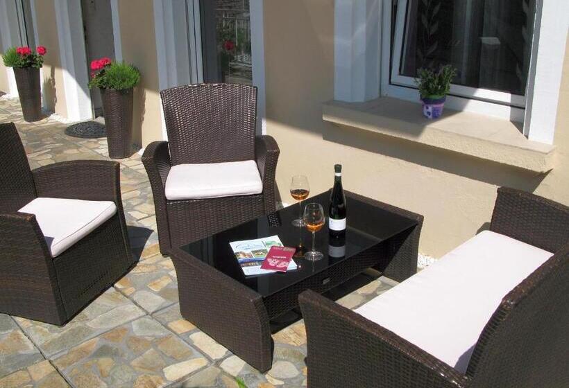 بنسيون Beim Schneemann