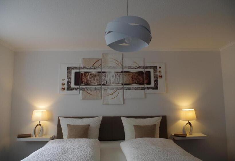 بنسيون Beim Schneemann