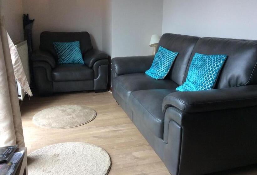 بنسيون Cwmbach Guest House