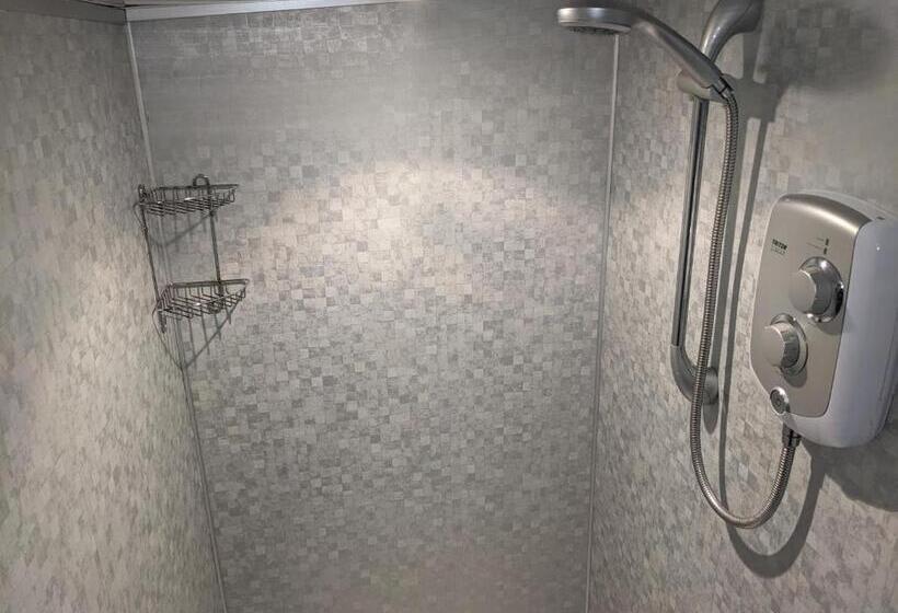 بنسيون Cwmbach Guest House