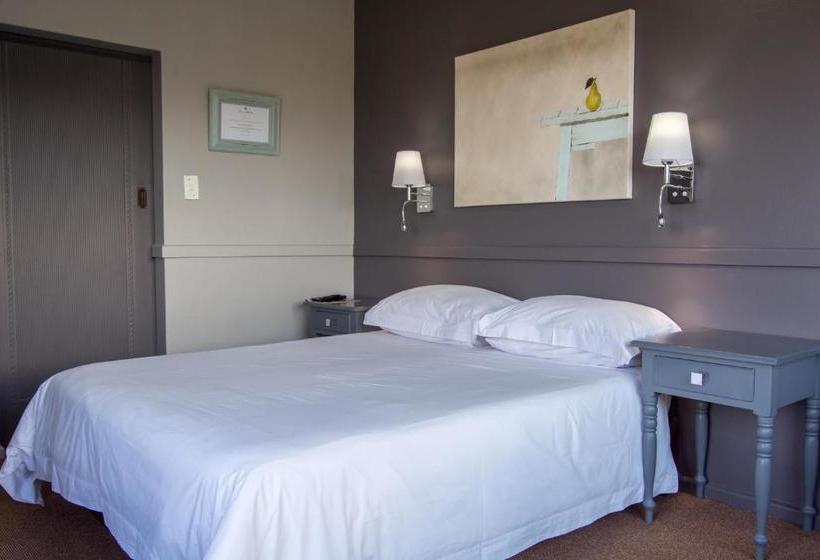 פנסיון Edward Charles Manor