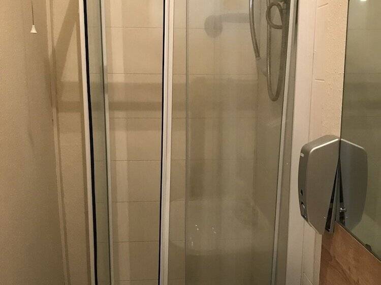 Пансион Fawlty Towers