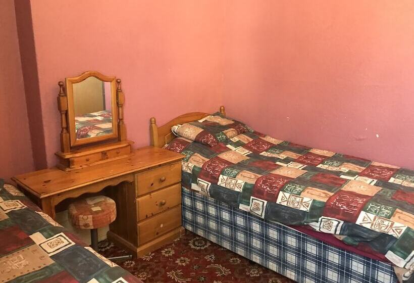 Пансион Fawlty Towers