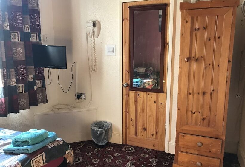 Пансион Fawlty Towers