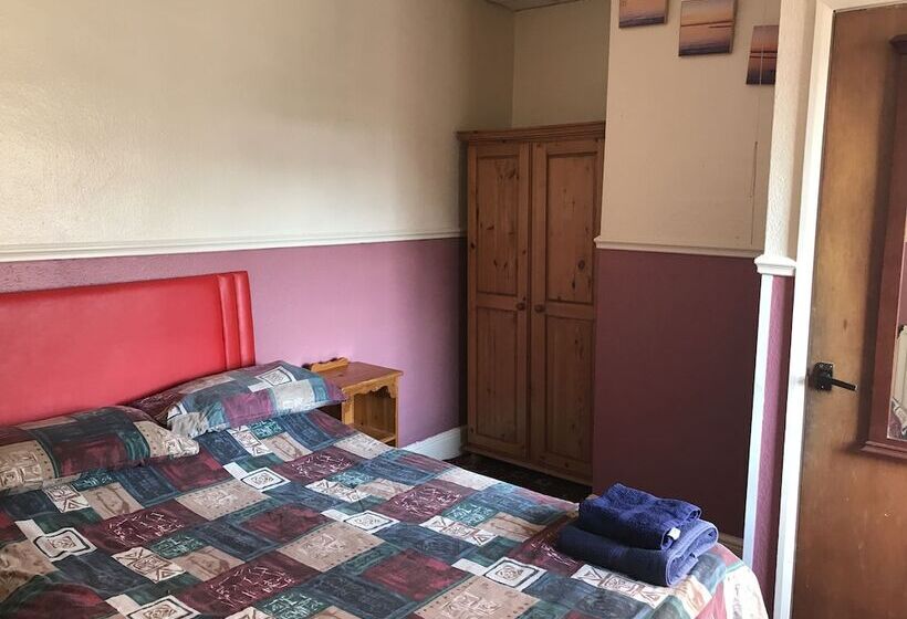 Пансион Fawlty Towers