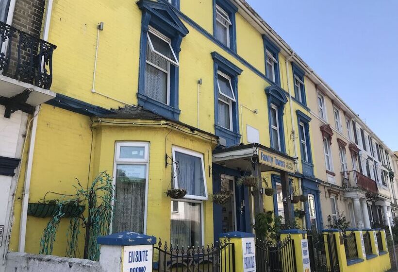 Пансион Fawlty Towers