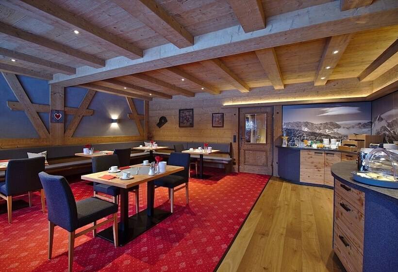 פנסיון Garni Zugspitz