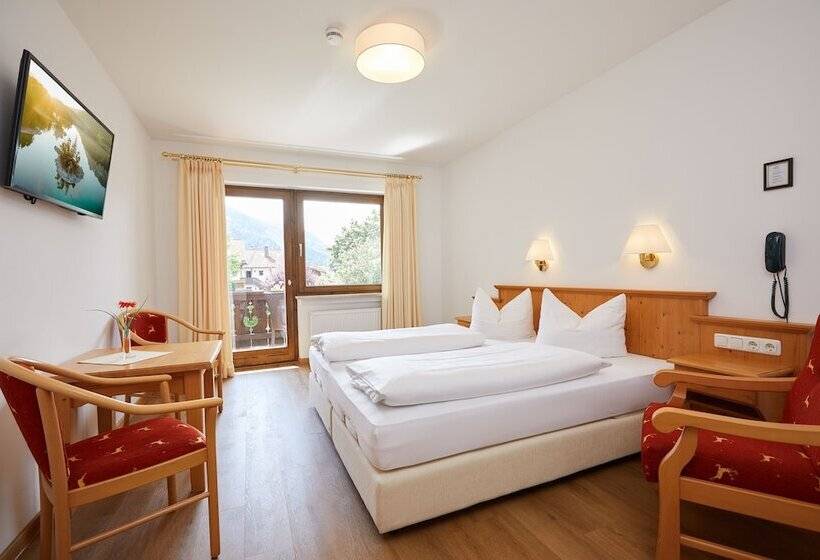 פנסיון Garni Zugspitz