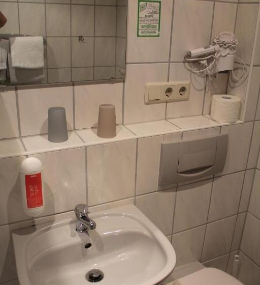 ペンション Gasthaus Zur Sonne