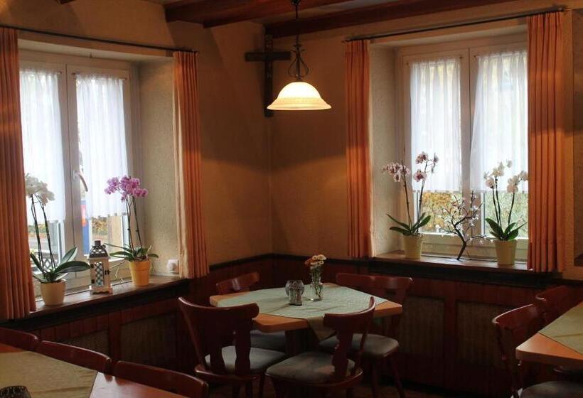 ペンション Gasthaus Zur Sonne