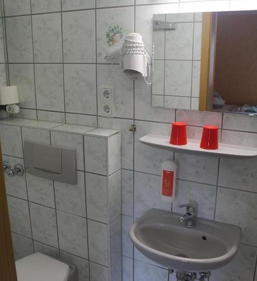 ペンション Gasthaus Zur Sonne