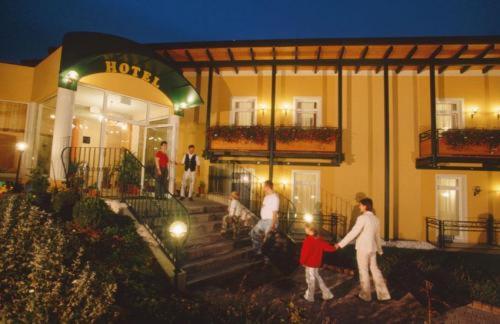 Пансион Gasthof Hotel Zum Weinberg