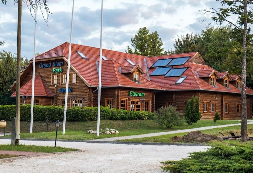 פנסיון Grand Slam Park Inn