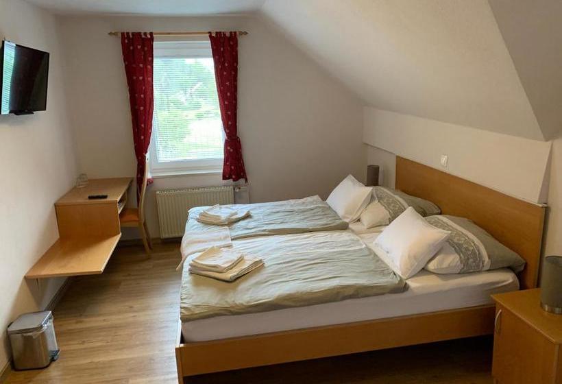 پانسیون Guesthouse Veranda