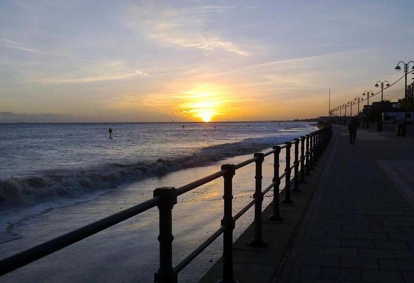 פנסיון Jedburgh Guest House