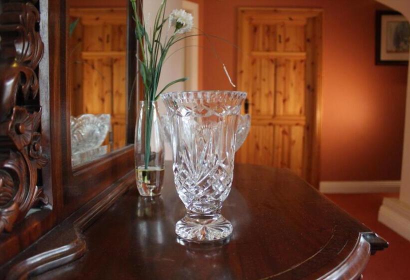 פנסיון Keanes Of Curraheen, Bar, Restaurant & Accommodation