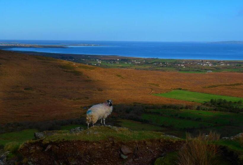 פנסיון Keanes Of Curraheen, Bar, Restaurant & Accommodation