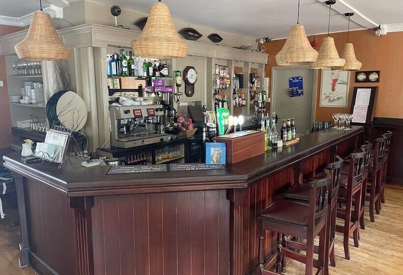 פנסיון Keanes Of Curraheen, Bar, Restaurant & Accommodation