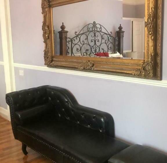 ペンション Kempfield House