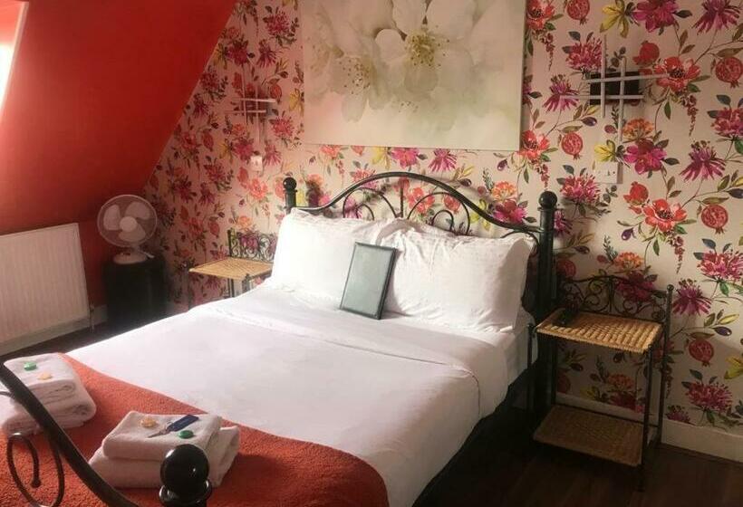 ペンション Kempfield House