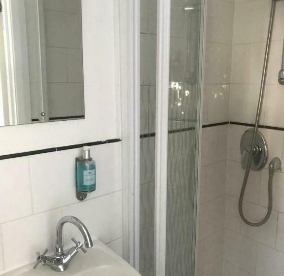 ペンション Kempfield House