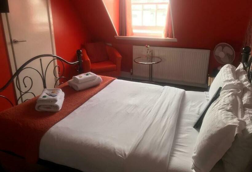 ペンション Kempfield House