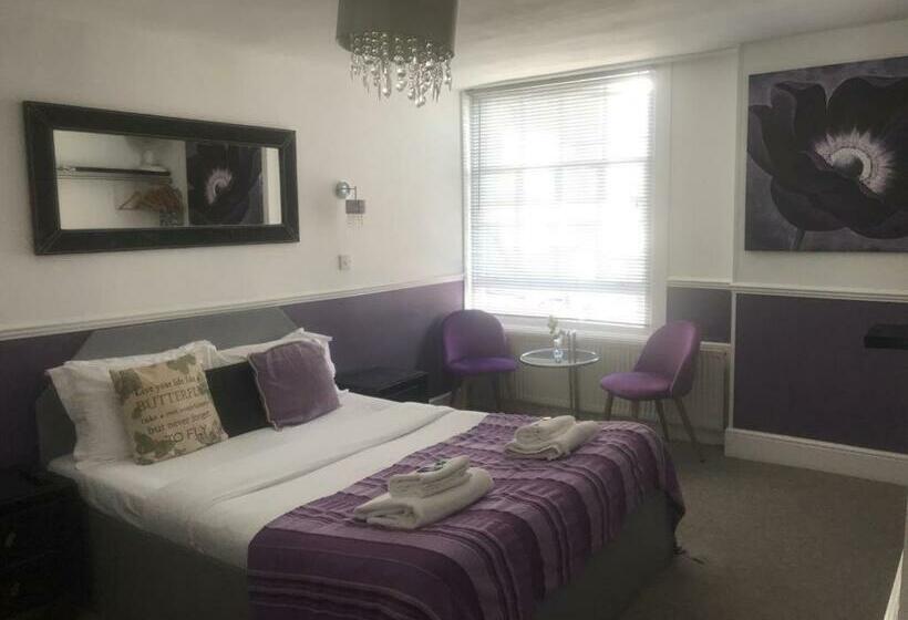 ペンション Kempfield House