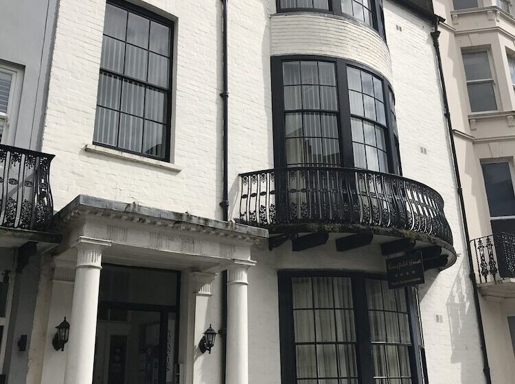 ペンション Kempfield House