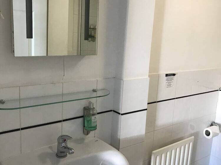 ペンション Kempfield House