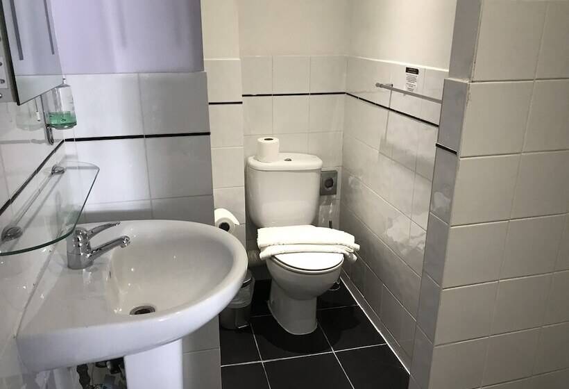 ペンション Kempfield House