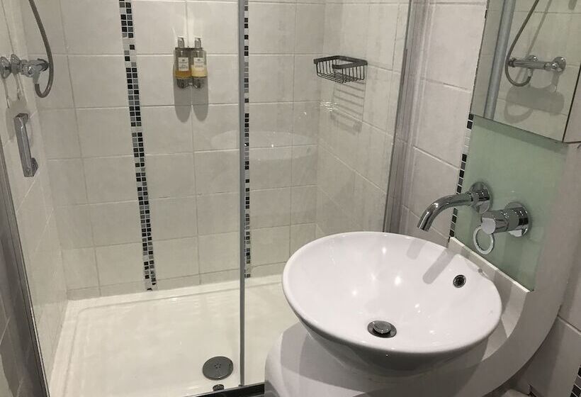 ペンション Kempfield House