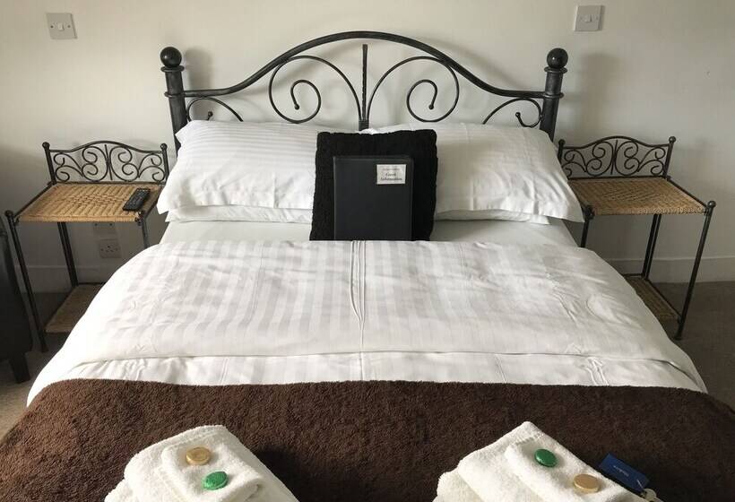 ペンション Kempfield House