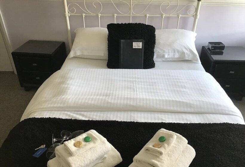 ペンション Kempfield House