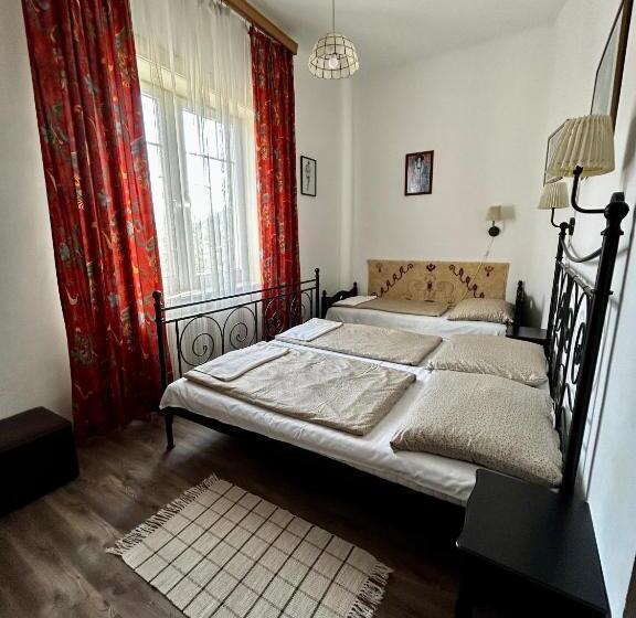 Пансион Kis Gellért Guesthouse