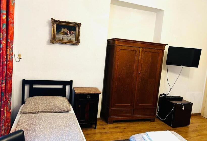 Пансион Kis Gellért Guesthouse