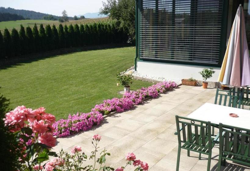 بنسيون Landhaus Lassnig