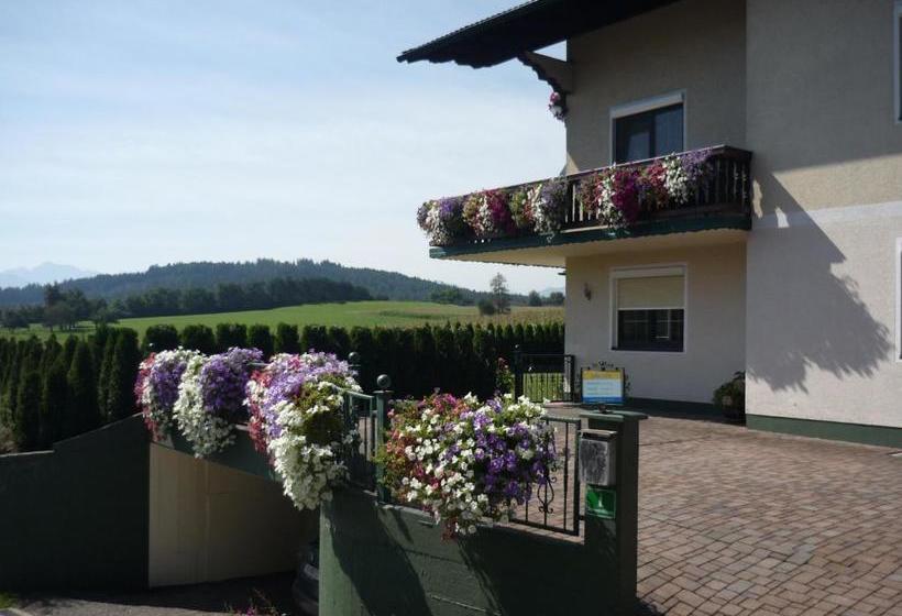 بنسيون Landhaus Lassnig