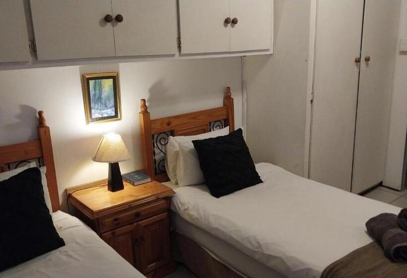 ペンション Lily Guesthouse