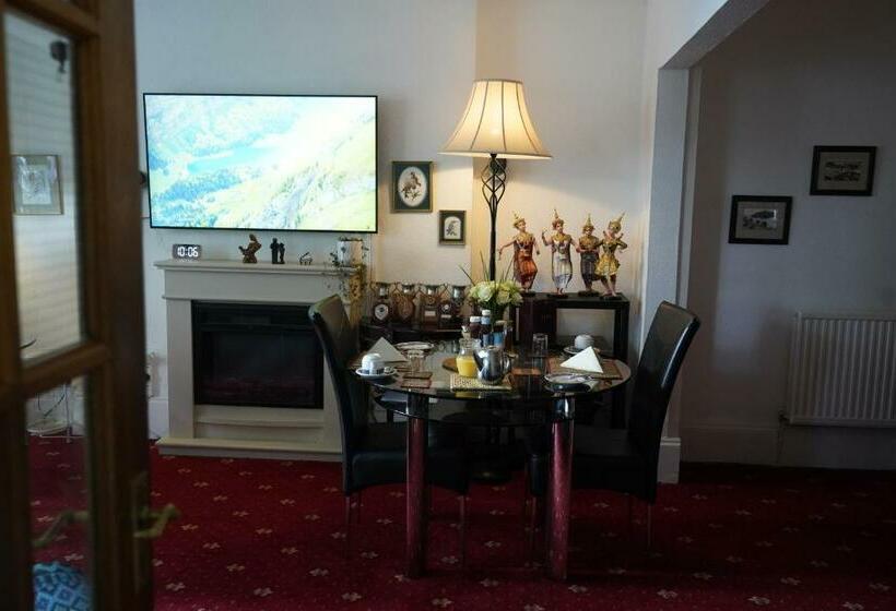 פנסיון Marlborough Guest House B & B