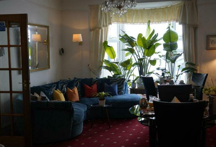 بنسيون Marlborough Guest House B & B