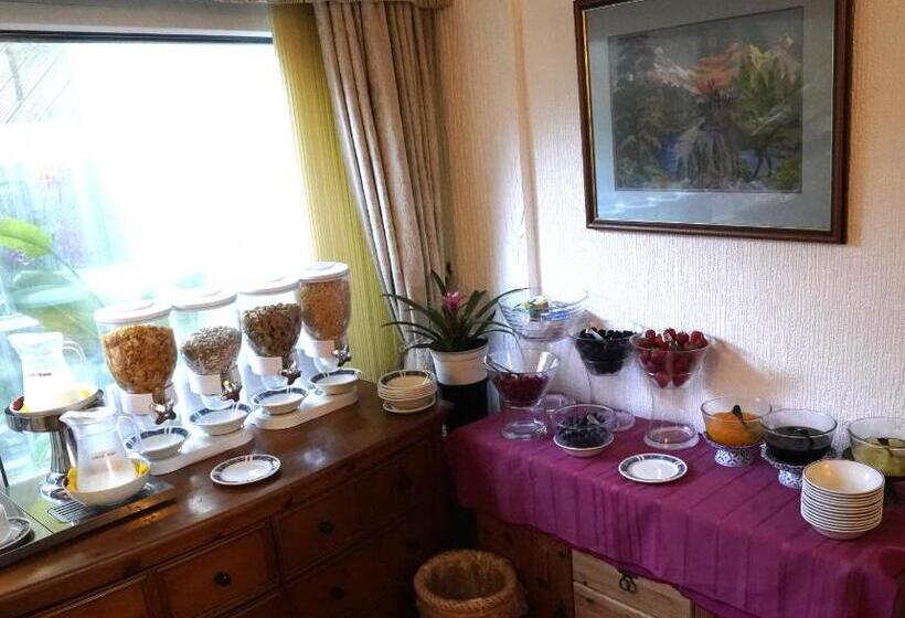פנסיון Marlborough Guest House B & B
