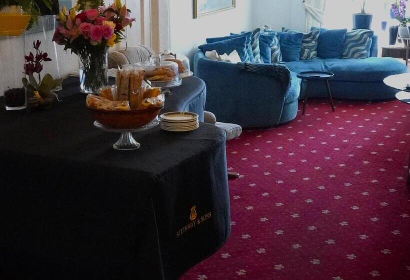 بنسيون Marlborough Guest House B & B