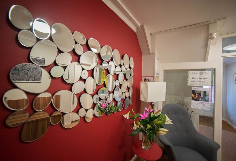 膳宿费 Red Mullions Guest House