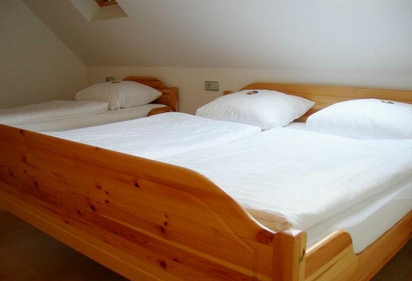 ペンション Restaurant Parthenon