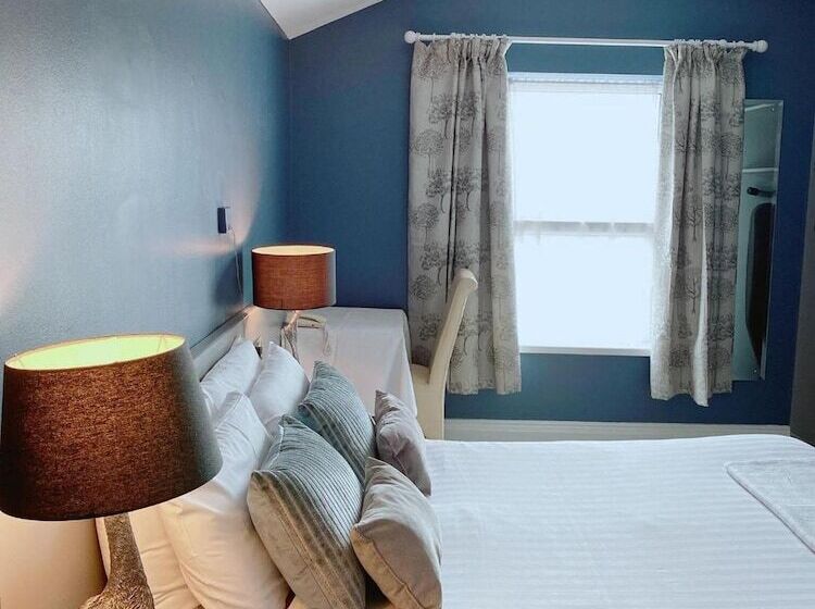 پانسیون Rose Lodge Guest House