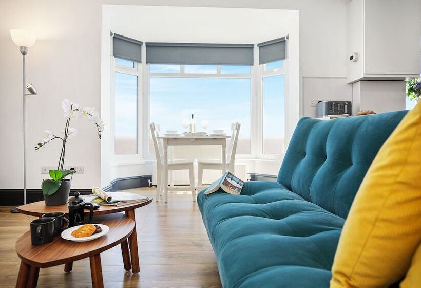 Пансион Tyme Suites On Kingsway