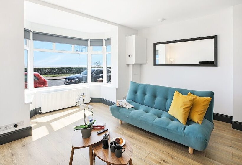 Пансион Tyme Suites On Kingsway