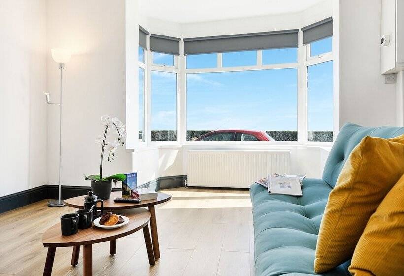 Пансион Tyme Suites On Kingsway