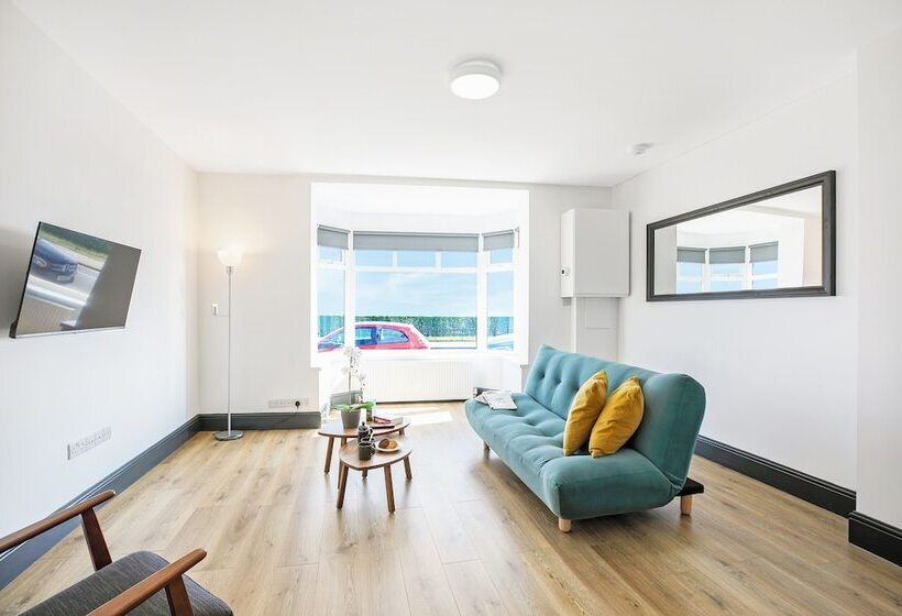 Пансион Tyme Suites On Kingsway