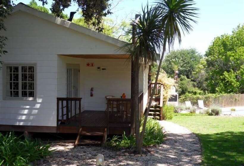 پانسیون Stannards Guest Lodge 4 Star B&b, Knysna